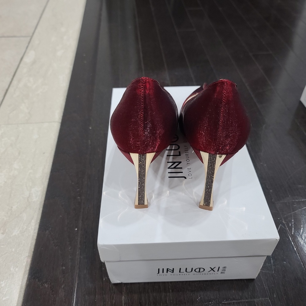high heels - Picture 3 of 4